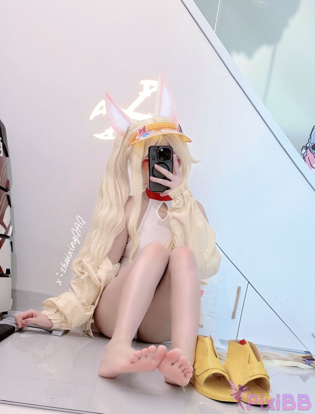 Cosplayer Falling Star Great Cleverness Yurizono Seia Swimsuit version March 2026 PixiBB.COM 001