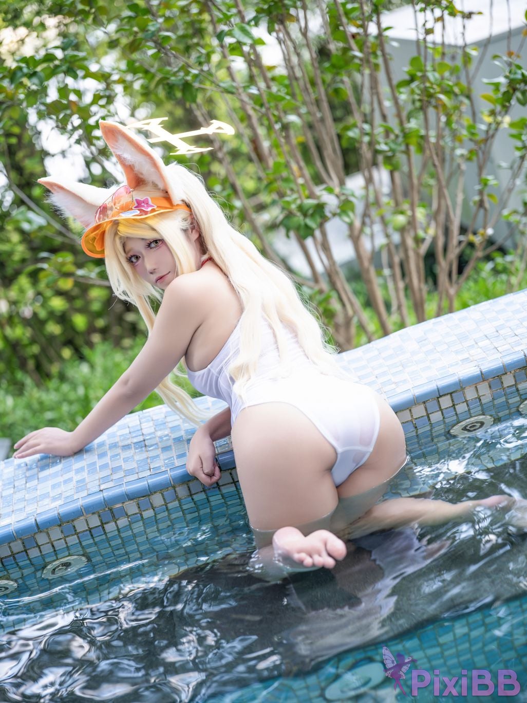 Cosplayer Falling Star Great Cleverness Yurizono Seia Swimsuit version March 2026 PixiBB.COM 005