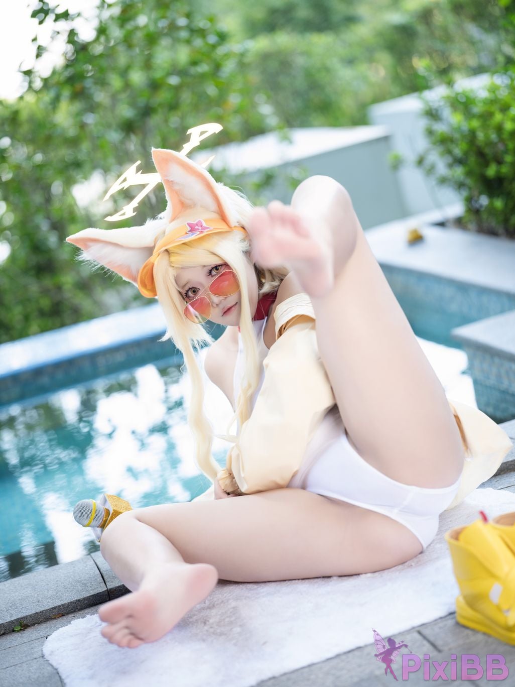Cosplayer Falling Star Great Cleverness Yurizono Seia Swimsuit version March 2026 PixiBB.COM 036