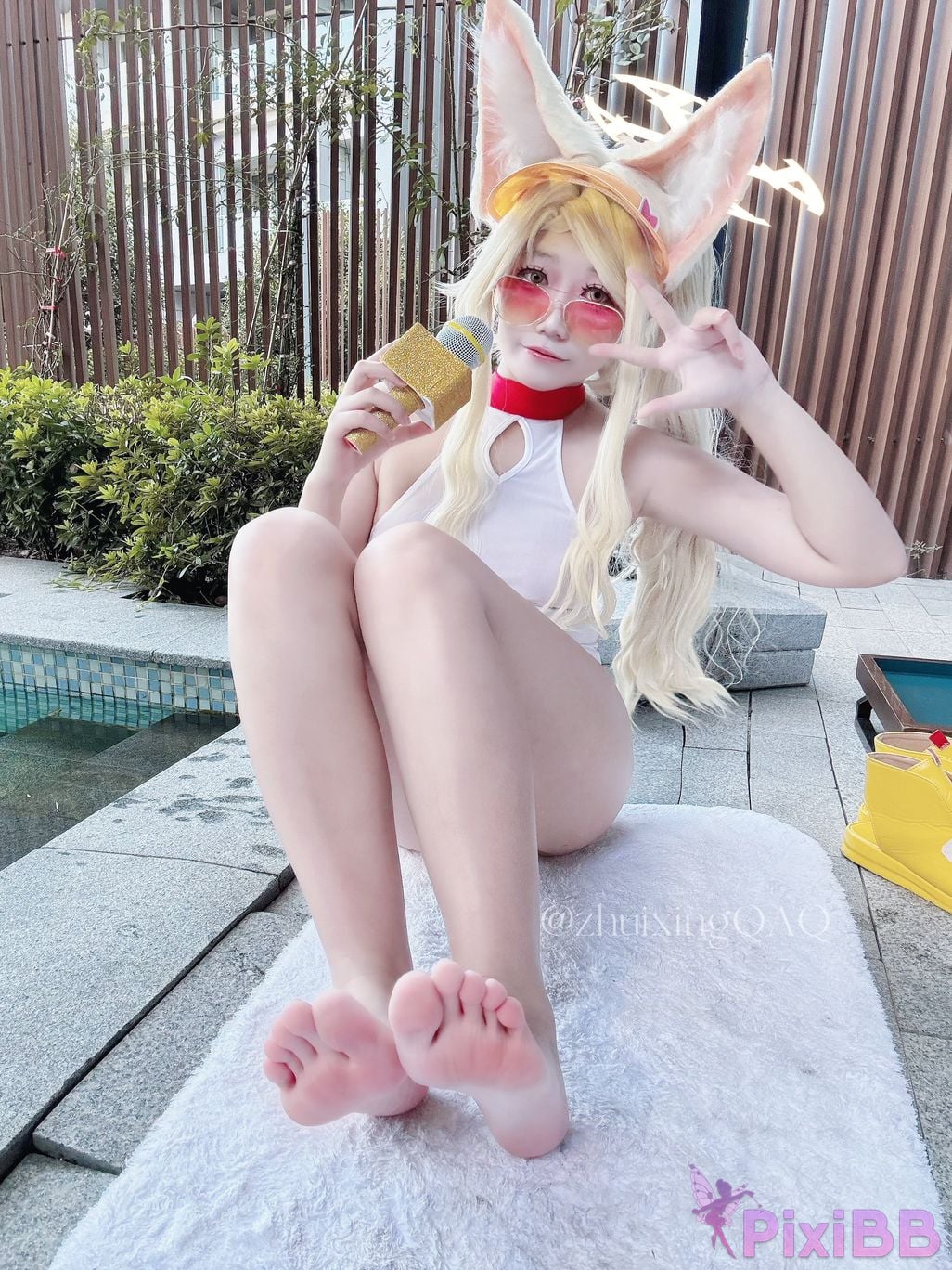Cosplayer Falling Star Great Cleverness Yurizono Seia Swimsuit version March 2026 PixiBB.COM 058