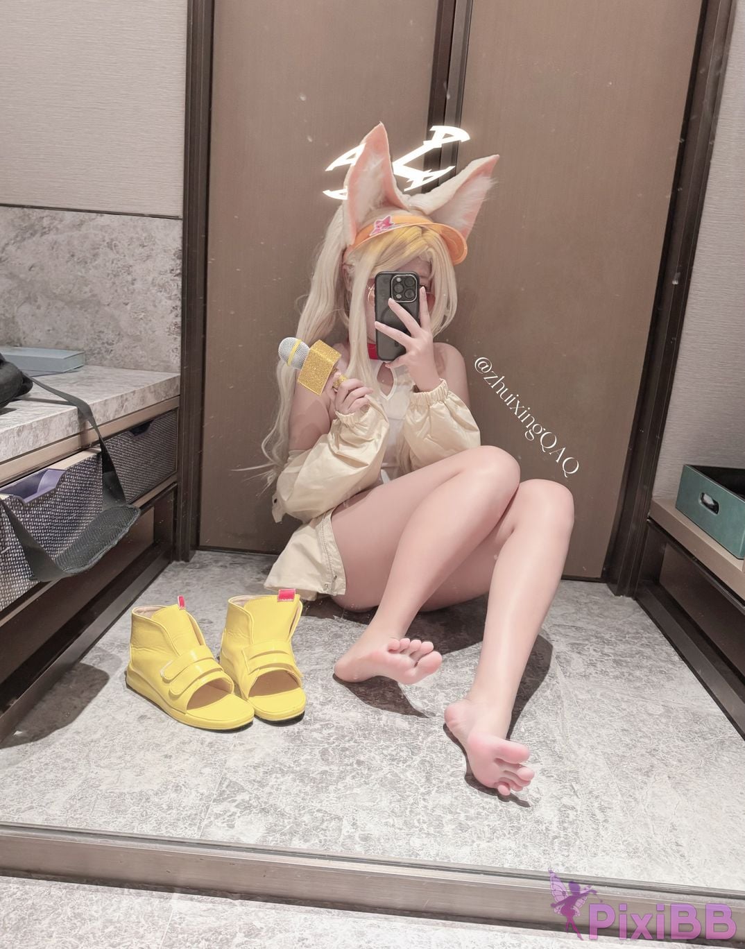 Cosplayer Falling Star Great Cleverness Yurizono Seia Swimsuit version March 2026 PixiBB.COM 059