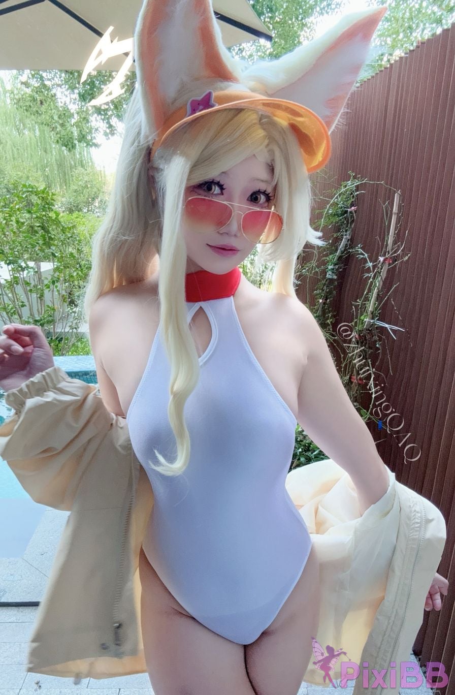 Cosplayer Falling Star Great Cleverness Yurizono Seia Swimsuit version March 2026 PixiBB.COM 060