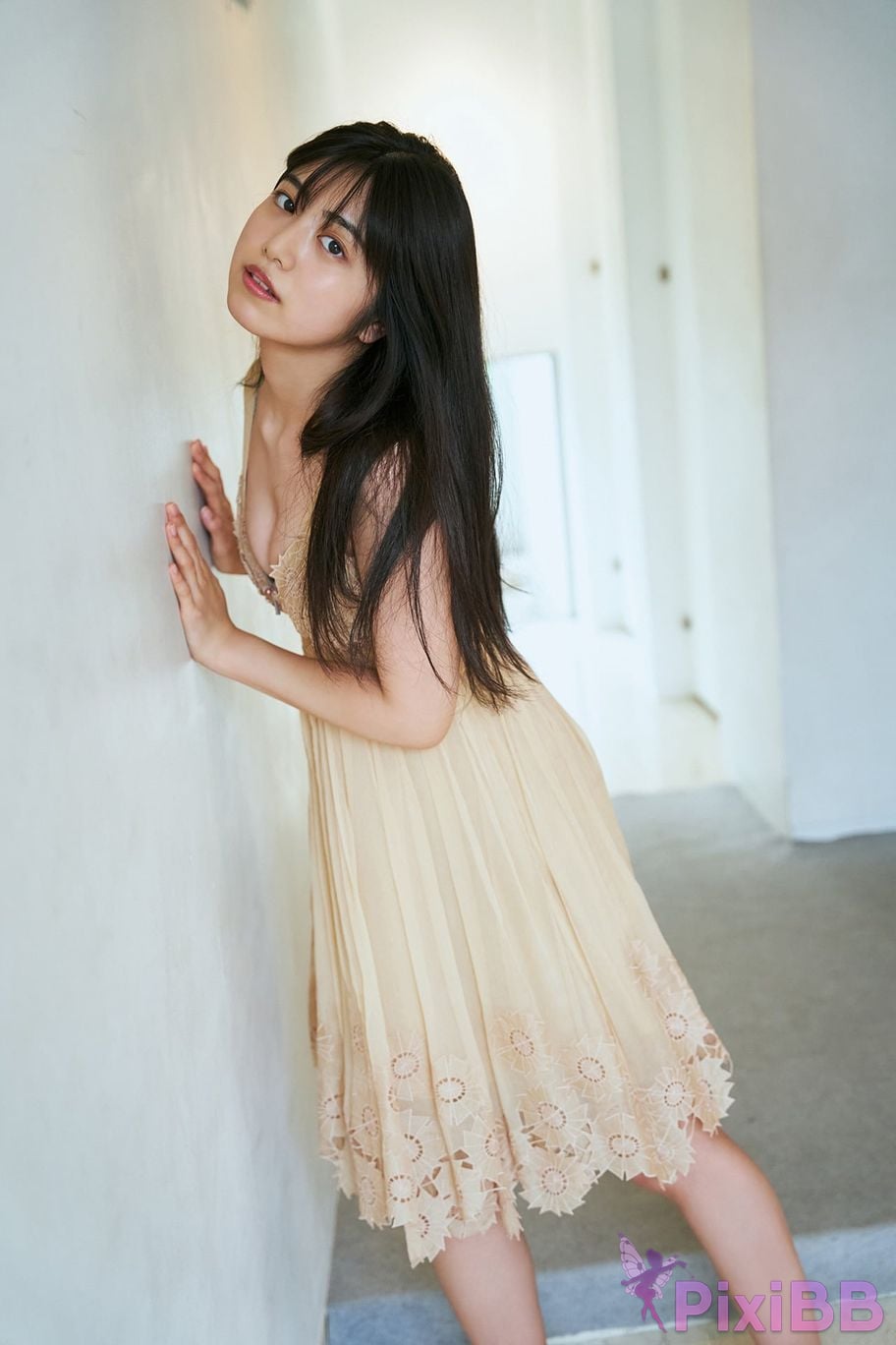Japanese Idol Rio Yoshida Risakura FLASH digital photo book Take off your clothes PixiBB.COM 003