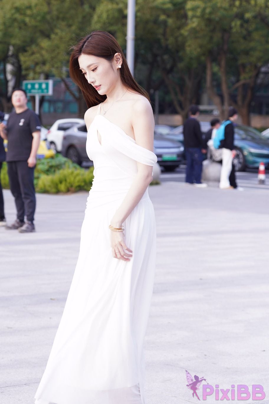 Featured Street Photography Works No.5975 Xiao Yuanbao white dress PixiBB.COM 001