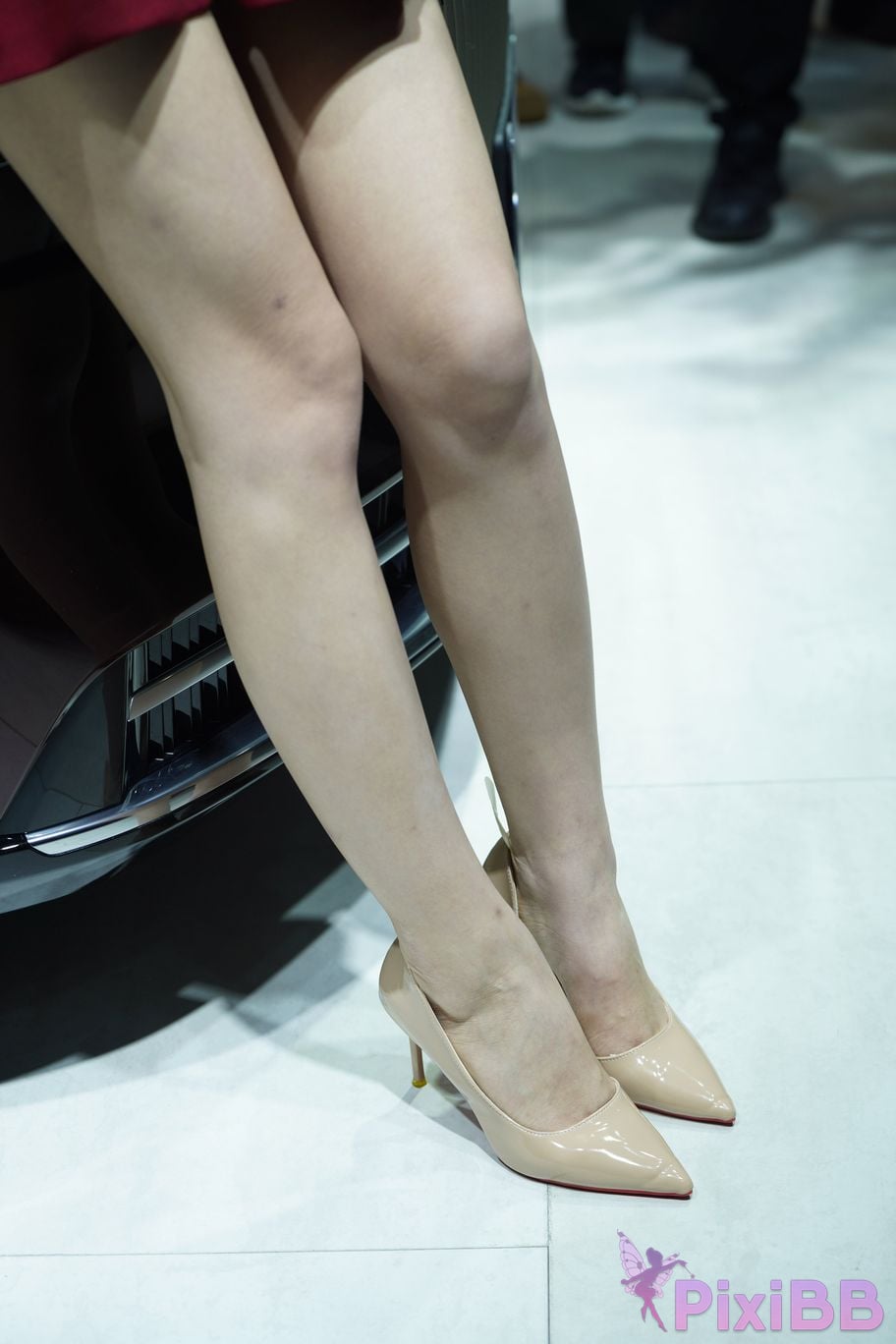 Featured Street Photography Works No.5977 Little rabbit in red dress PixiBB.COM 133