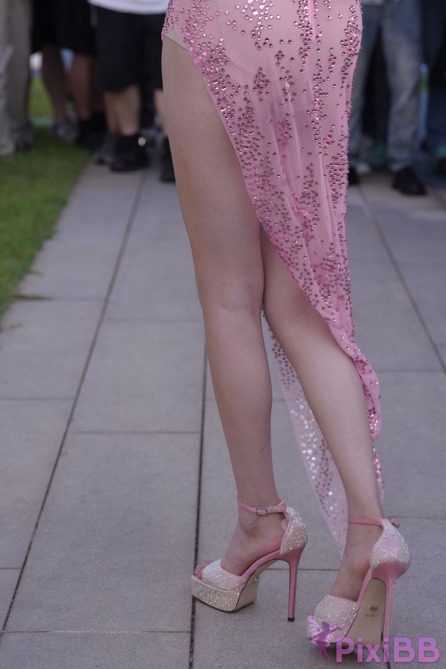 Featured Street Photography Works No.5979 Zhang Yihui pink skirt PixiBB.COM 028