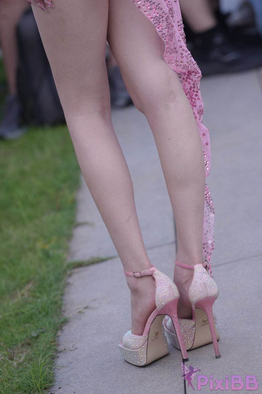 Featured Street Photography Works No.5979 Zhang Yihui pink skirt PixiBB.COM 146