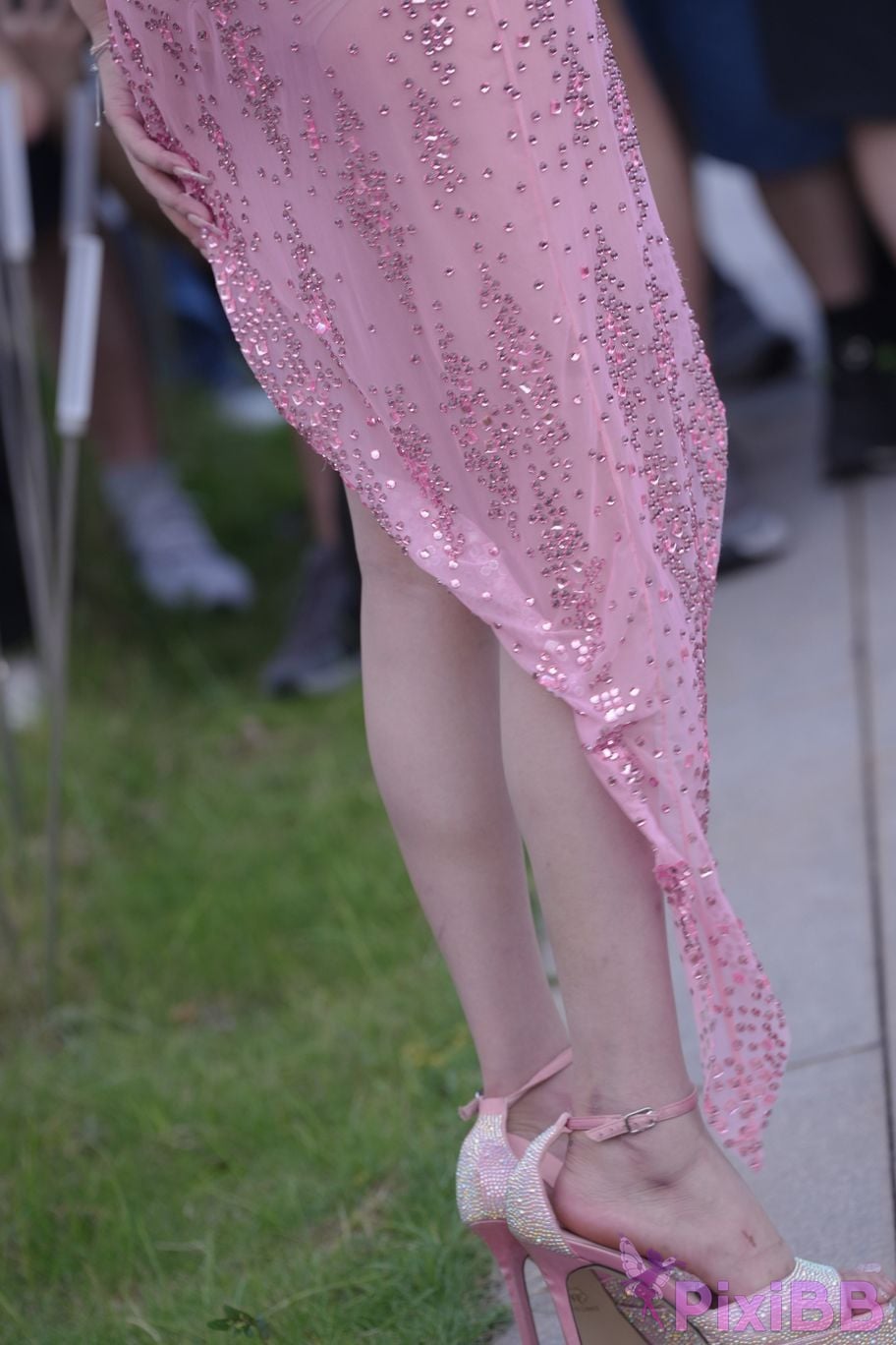 Featured Street Photography Works No.5979 Zhang Yihui pink skirt PixiBB.COM 149