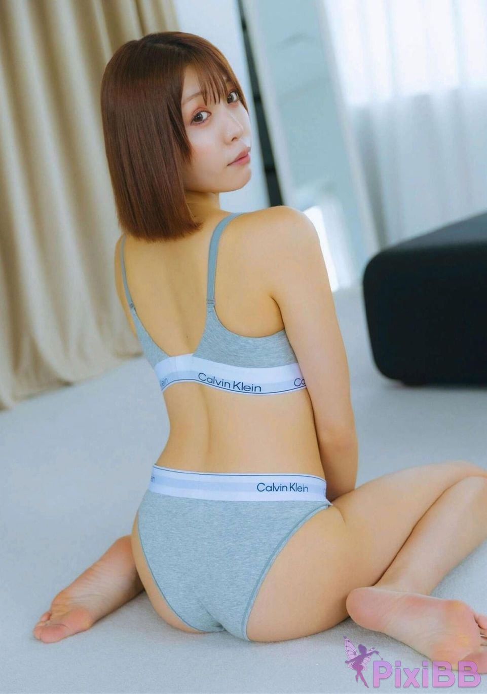 Japanese Idol Shiori Naruse photo collection on that leg in love PixiBB.COM 033