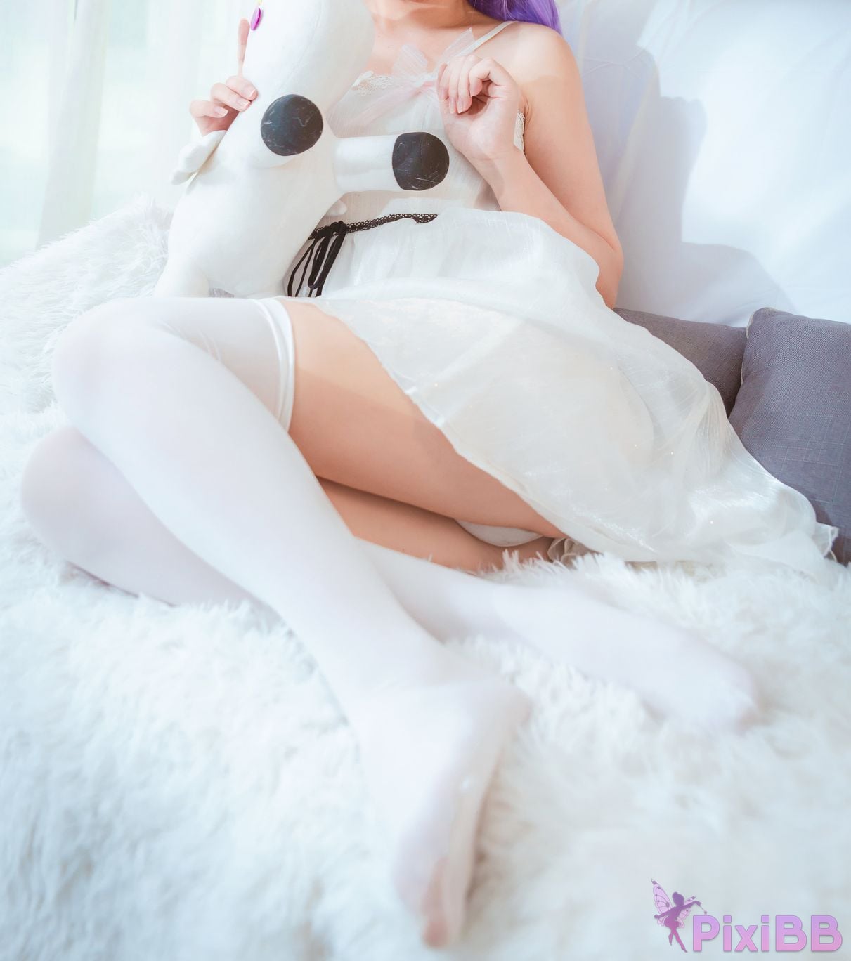 Cosplayer Time flies w unicorn pajamas PixiBB.COM 004