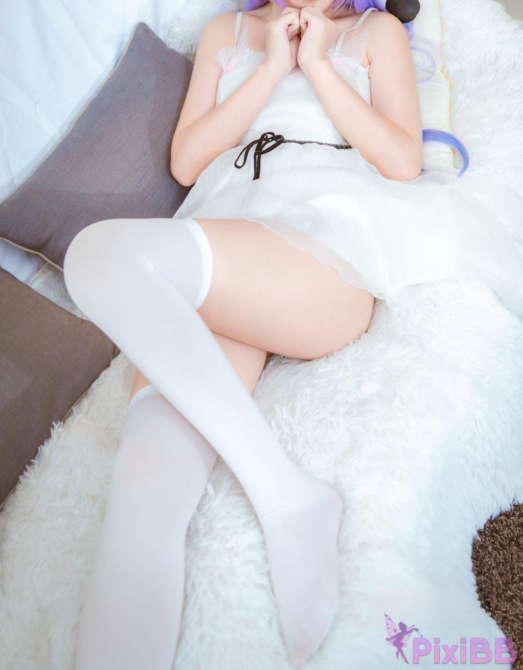 Cosplayer Time flies w unicorn pajamas PixiBB.COM 011