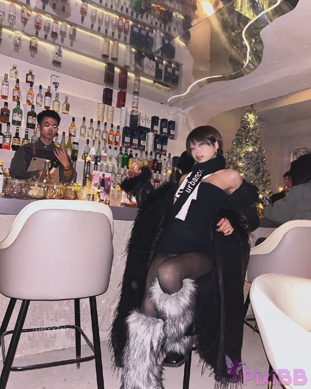 OtherXXX The cat with short hair big girl Douyin royal sister A collection of best body views PixiBB.COM 012