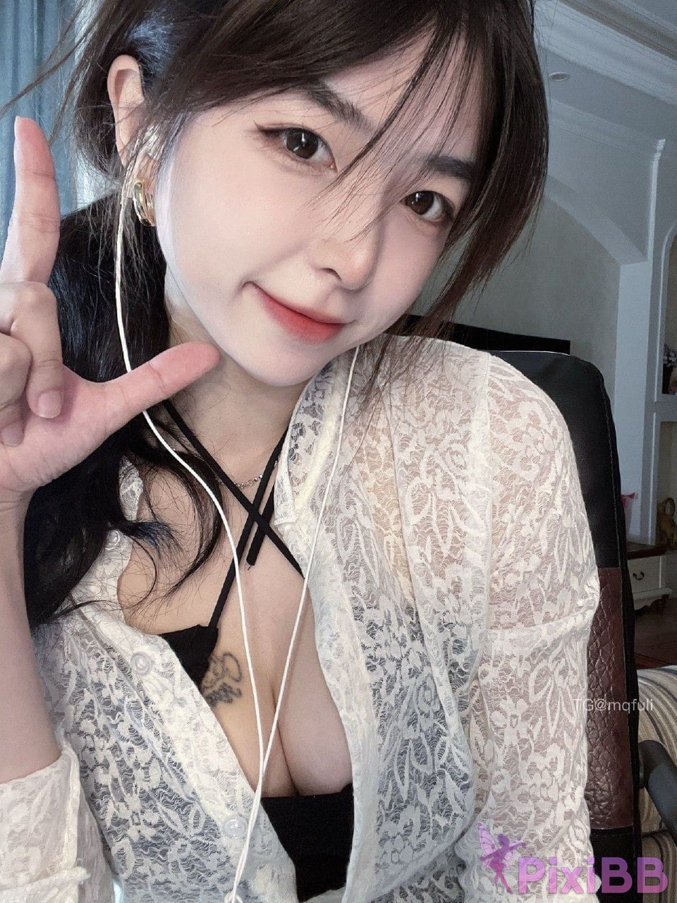 OtherXXX The cat with short hair big girl Douyin royal sister A collection of best body views PixiBB.COM 031