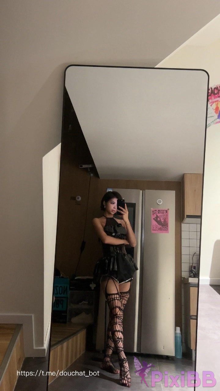 OtherXXX The cat with short hair big girl Douyin royal sister A collection of best body views PixiBB.COM 1102
