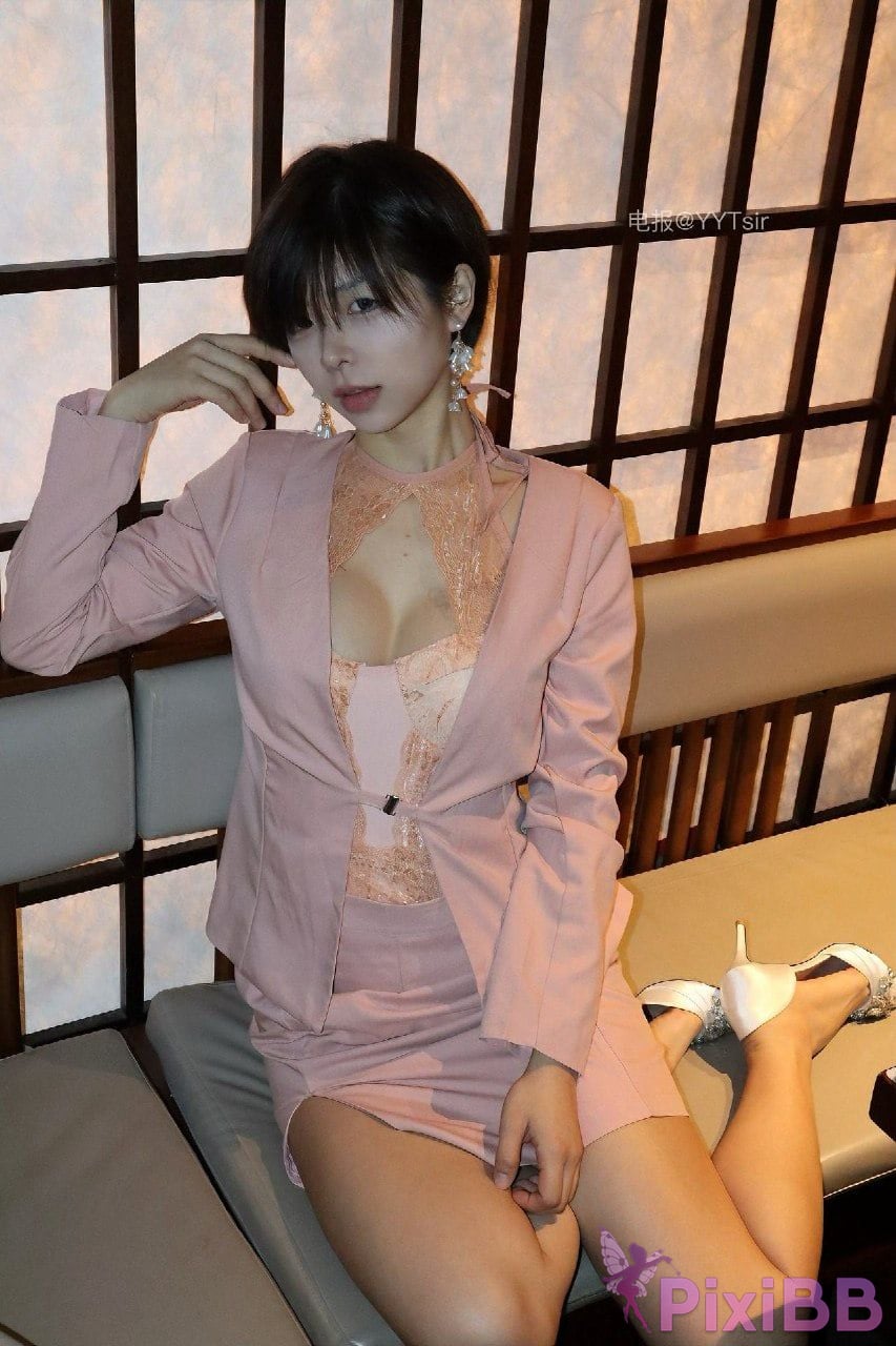 OtherXXX The cat with short hair big girl Douyin royal sister A collection of best body views PixiBB.COM 136