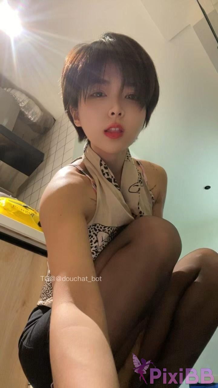 OtherXXX The cat with short hair big girl Douyin royal sister A collection of best body views PixiBB.COM 299