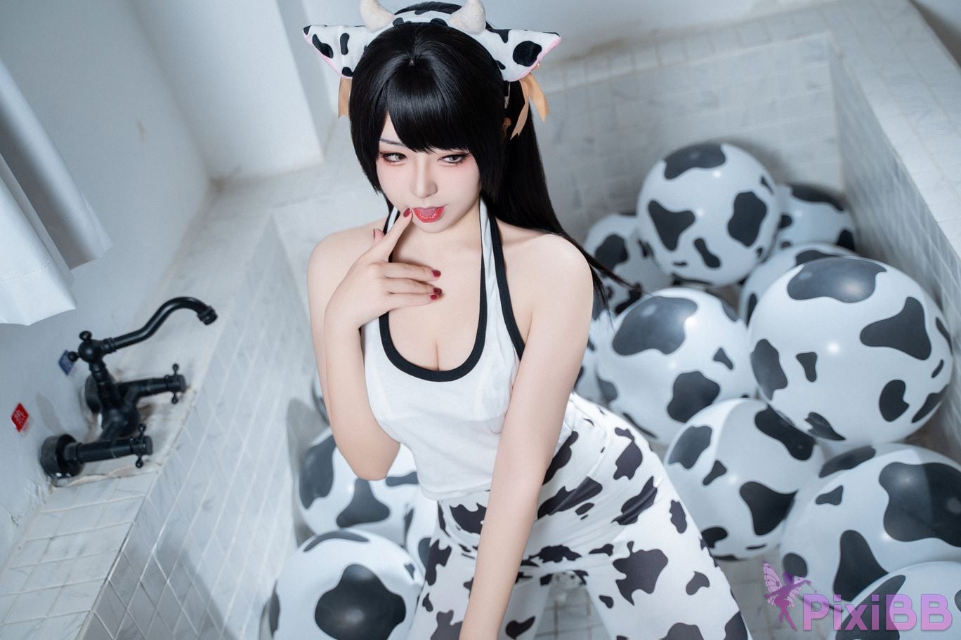 Cosplayer Husensen baby cow PixiBB.COM 002