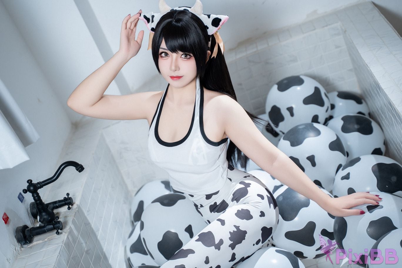 Cosplayer Husensen baby cow PixiBB.COM 003