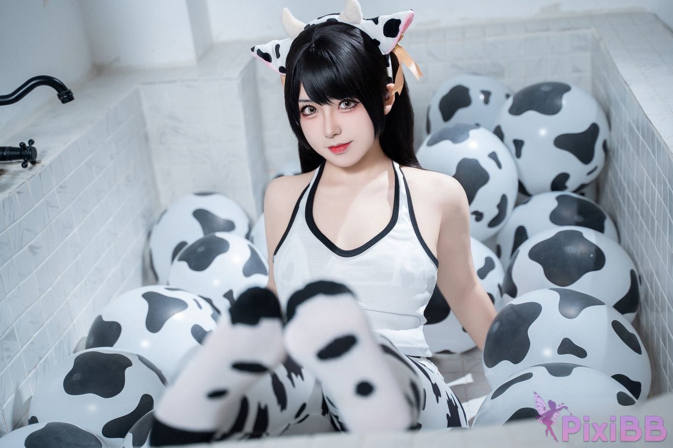 Cosplayer Husensen baby cow PixiBB.COM 005