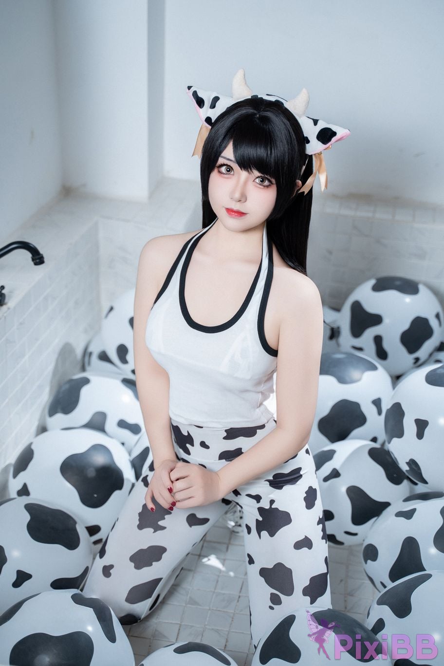 Cosplayer Husensen baby cow PixiBB.COM 042