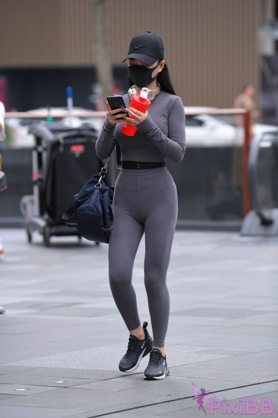 Featured Street Photography Works No.5981 Gray tights with beautiful breasts and small waist PixiBB.COM 003
