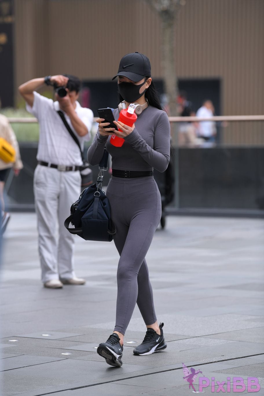 Featured Street Photography Works No.5981 Gray tights with beautiful breasts and small waist PixiBB.COM 006