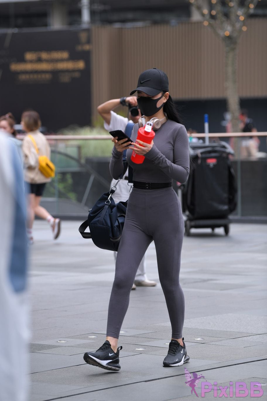 Featured Street Photography Works No.5981 Gray tights with beautiful breasts and small waist PixiBB.COM 008
