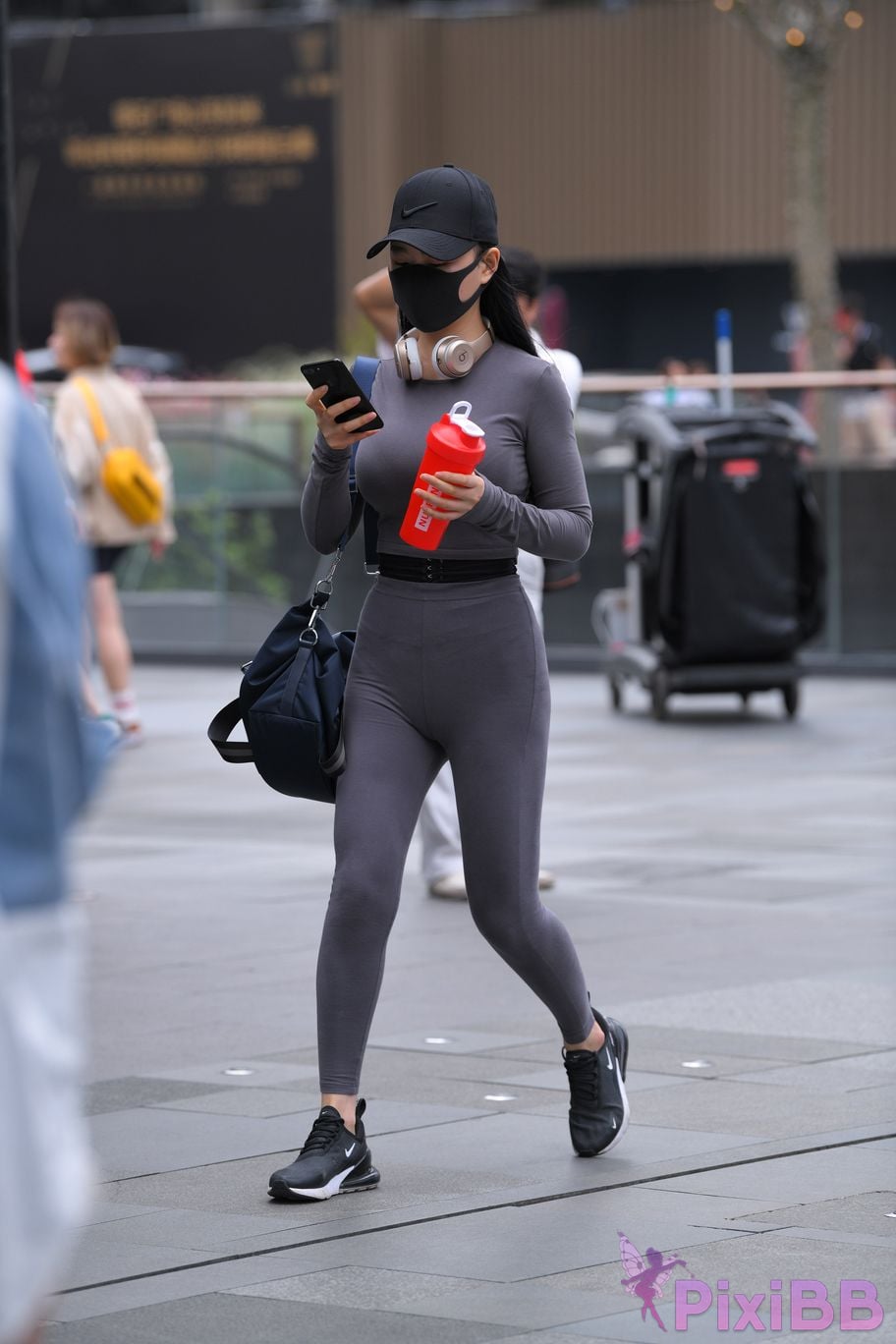 Featured Street Photography Works No.5981 Gray tights with beautiful breasts and small waist PixiBB.COM 009