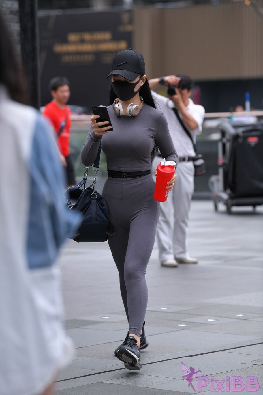 Featured Street Photography Works No.5981 Gray tights with beautiful breasts and small waist PixiBB.COM 011