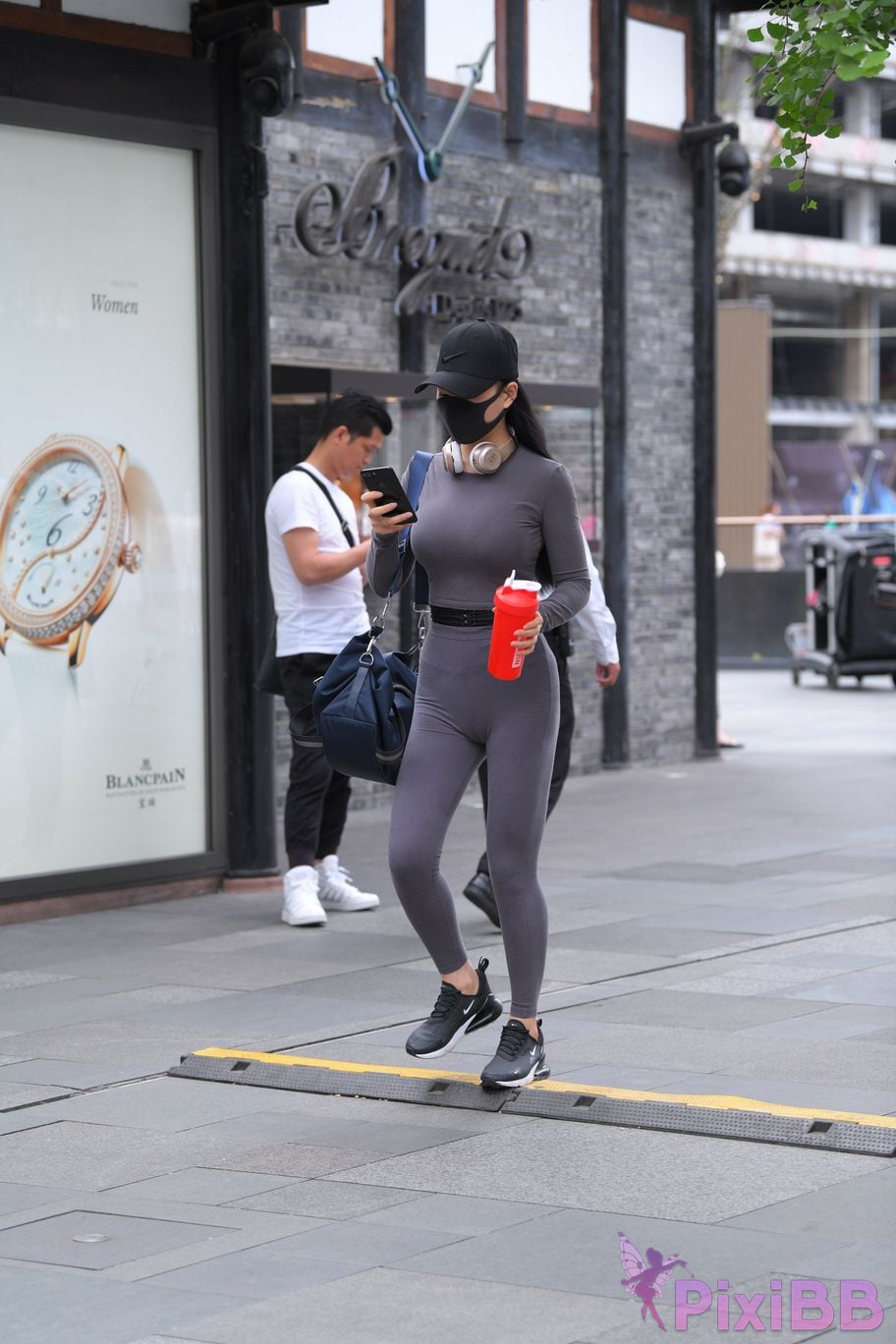 Featured Street Photography Works No.5981 Gray tights with beautiful breasts and small waist PixiBB.COM 014