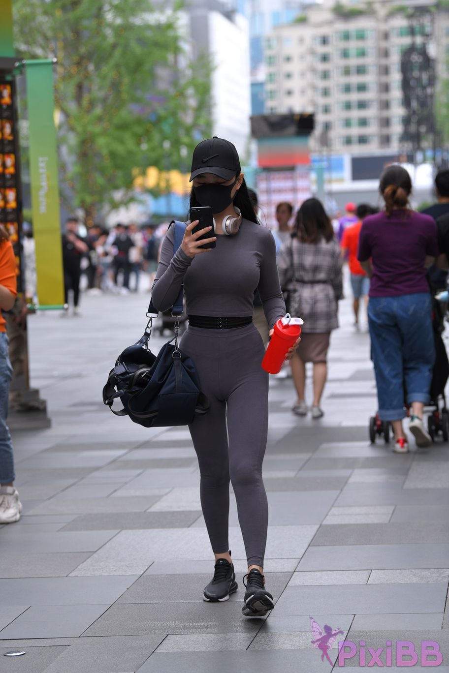 Featured Street Photography Works No.5981 Gray tights with beautiful breasts and small waist PixiBB.COM 046