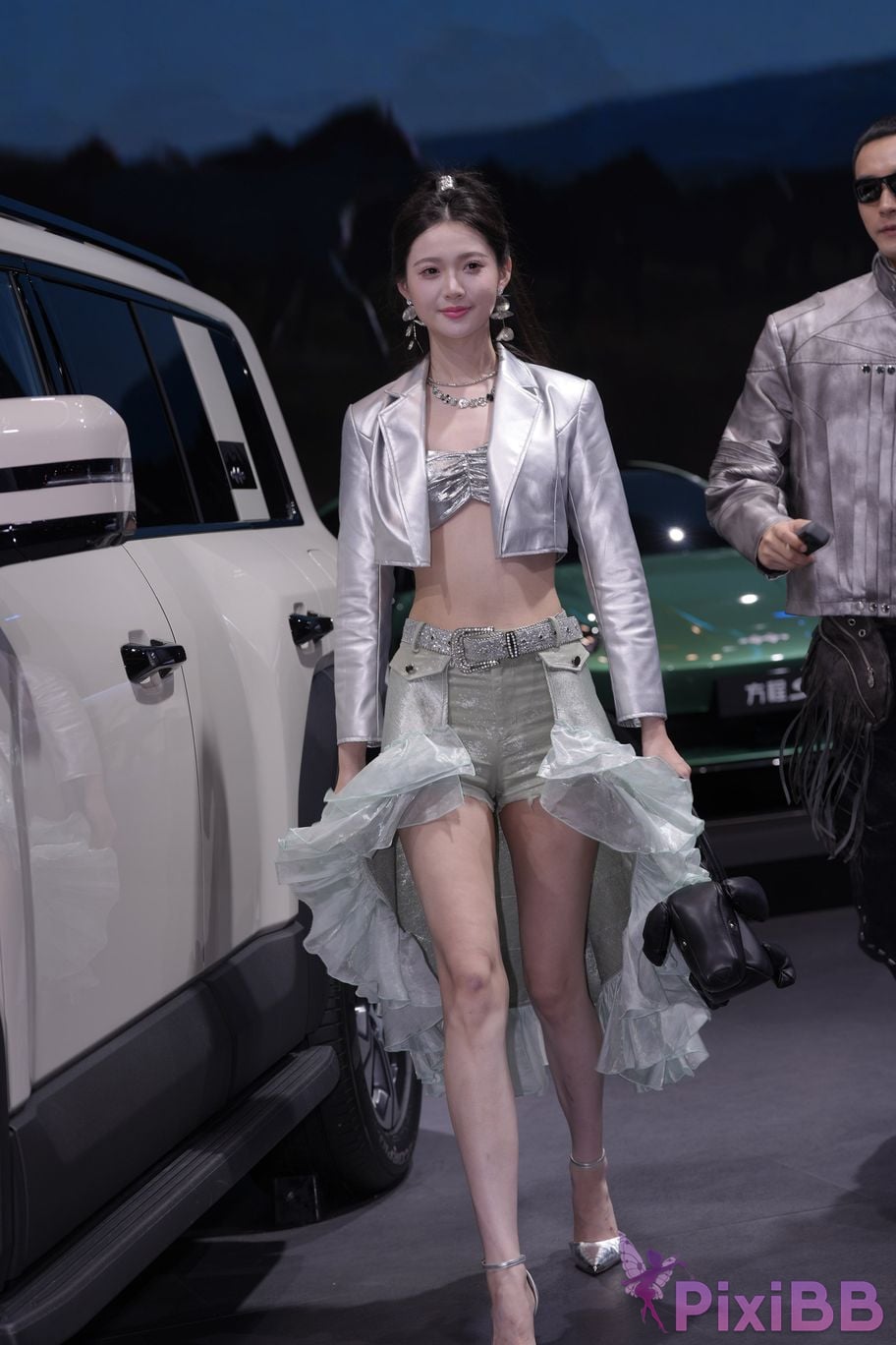 Featured Street Photography Works No.5990 Beautiful model at Fang Leopard booth PixiBB.COM 047