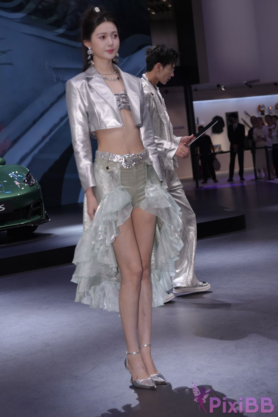 Featured Street Photography Works No.5990 Beautiful model at Fang Leopard booth PixiBB.COM 063
