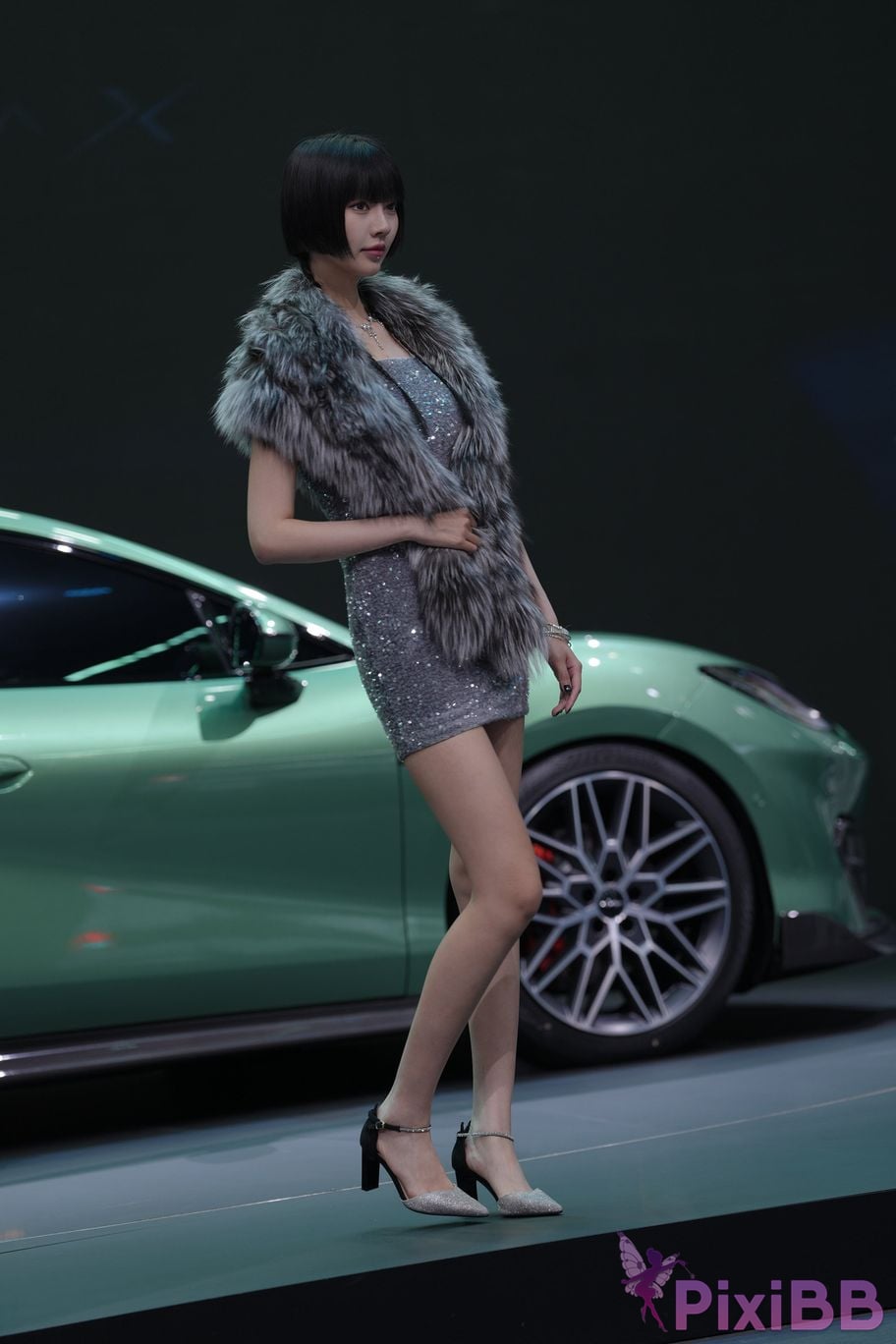 Featured Street Photography Works No.5990 Beautiful model at Fang Leopard booth PixiBB.COM 126
