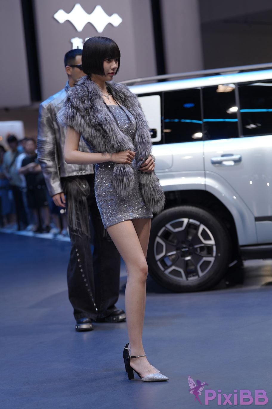 Featured Street Photography Works No.5990 Beautiful model at Fang Leopard booth PixiBB.COM 135
