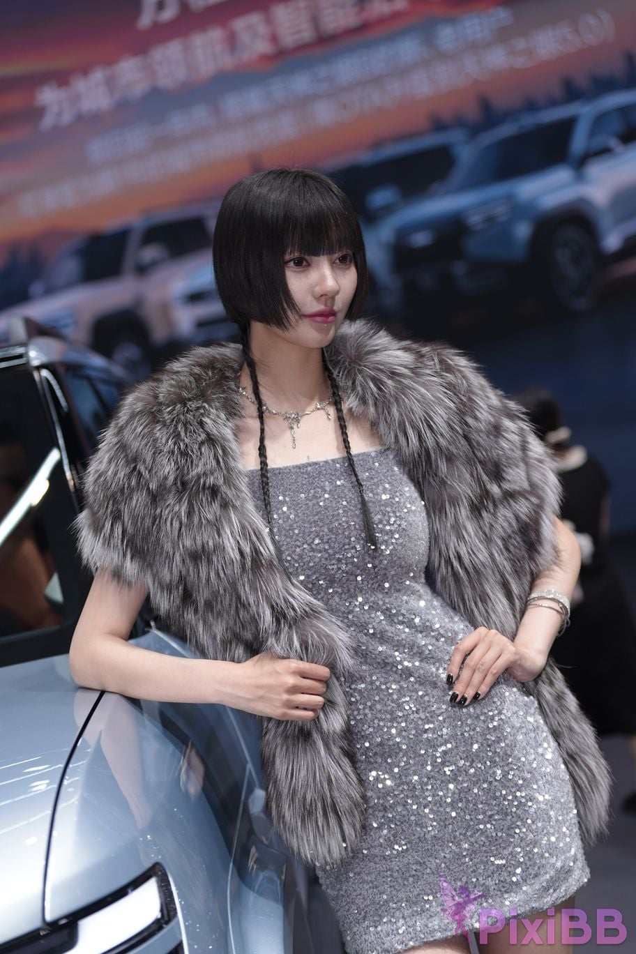 Featured Street Photography Works No.5990 Beautiful model at Fang Leopard booth PixiBB.COM 348