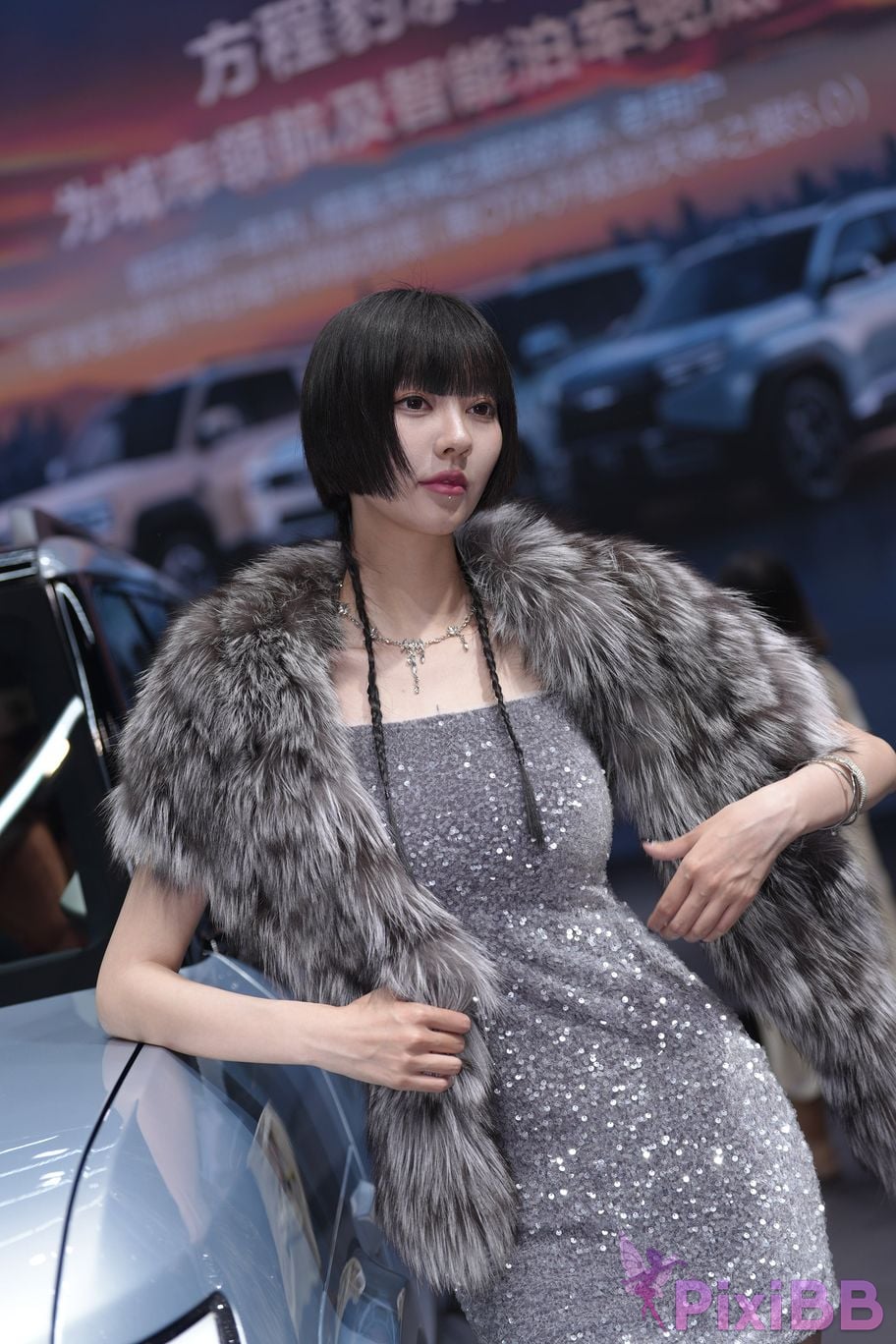 Featured Street Photography Works No.5990 Beautiful model at Fang Leopard booth PixiBB.COM 349
