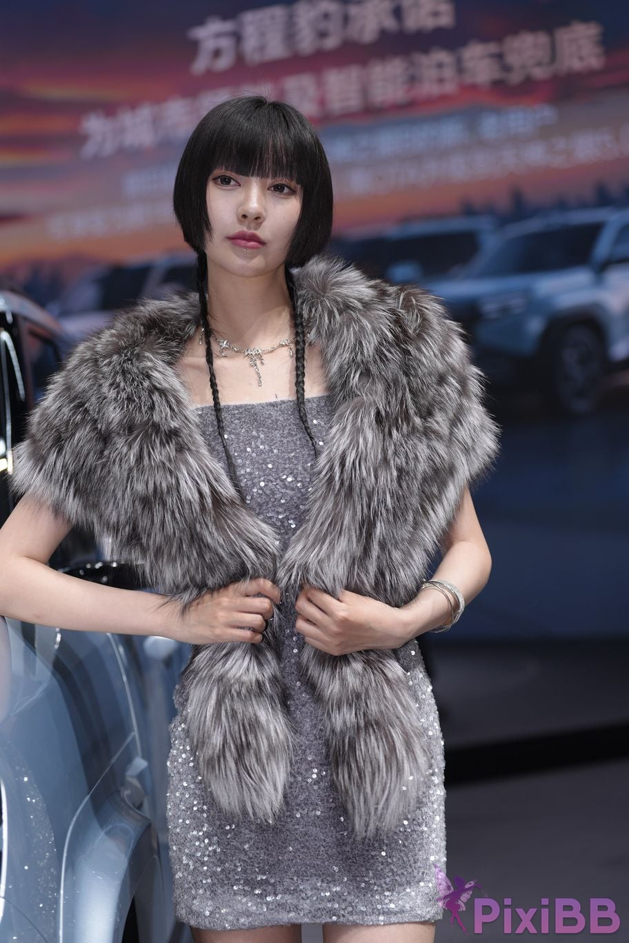 Featured Street Photography Works No.5990 Beautiful model at Fang Leopard booth PixiBB.COM 355