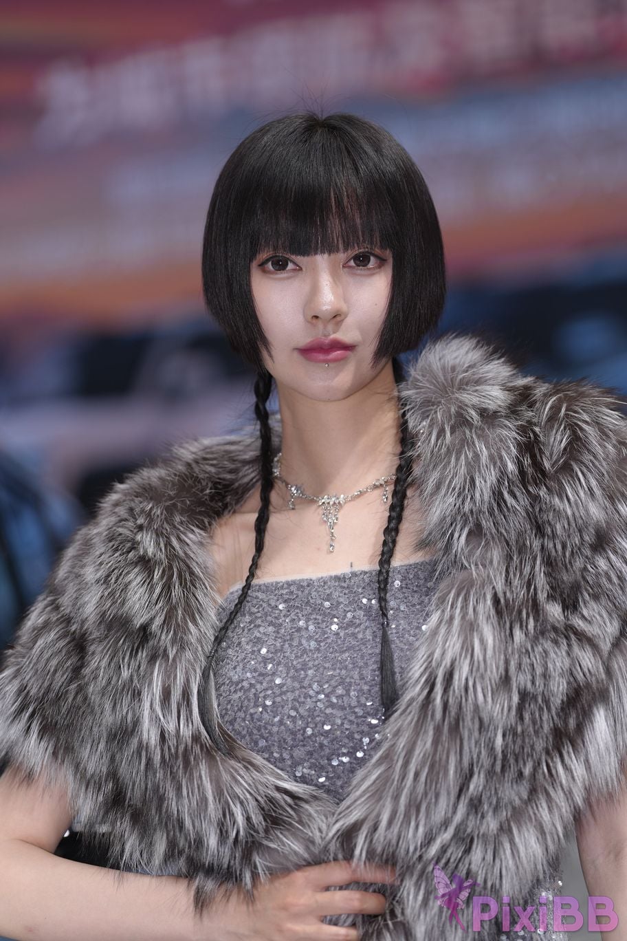 Featured Street Photography Works No.5990 Beautiful model at Fang Leopard booth PixiBB.COM 362