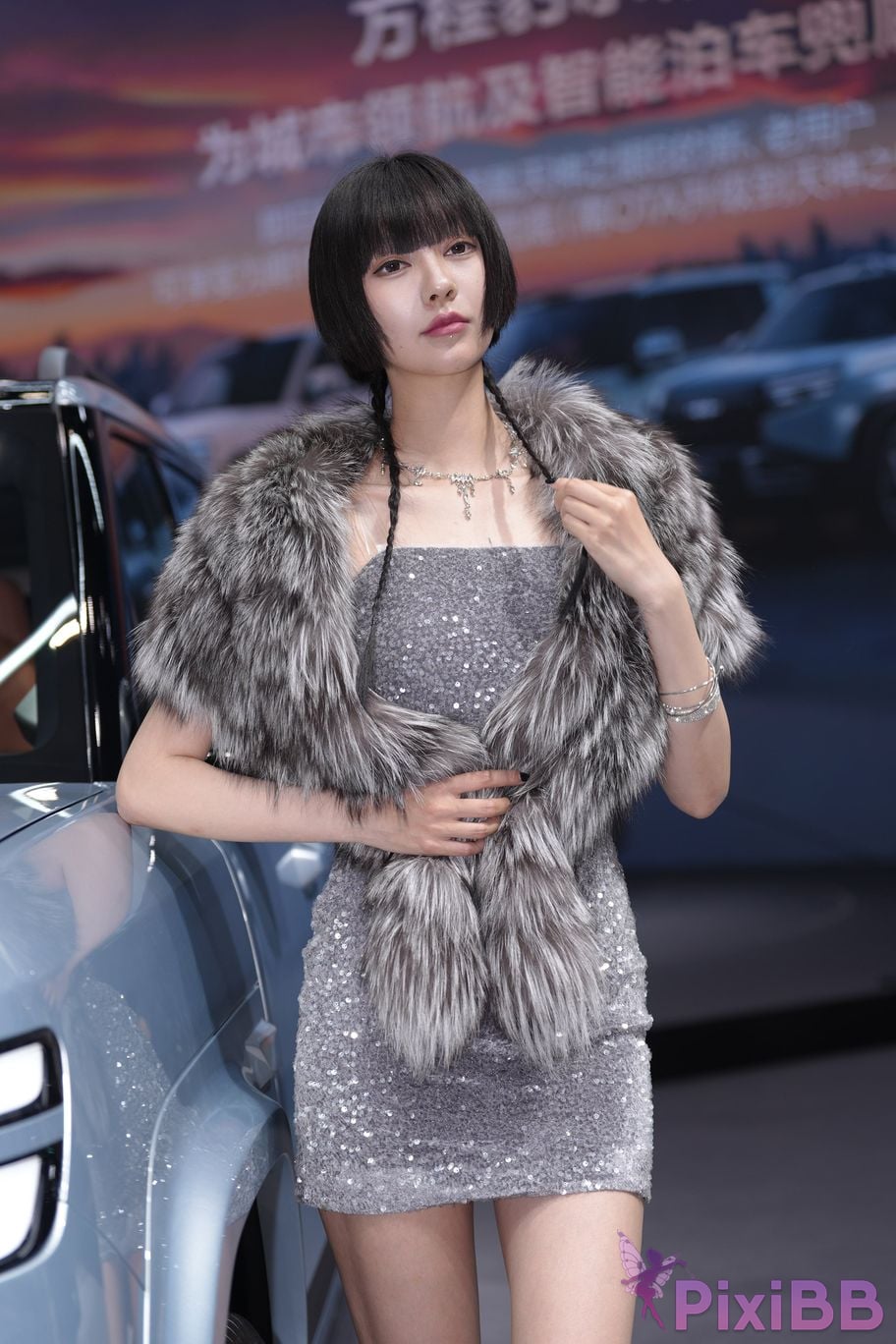 Featured Street Photography Works No.5990 Beautiful model at Fang Leopard booth PixiBB.COM 366