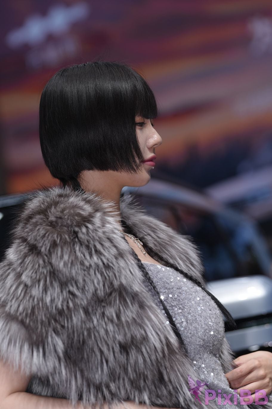 Featured Street Photography Works No.5990 Beautiful model at Fang Leopard booth PixiBB.COM 387