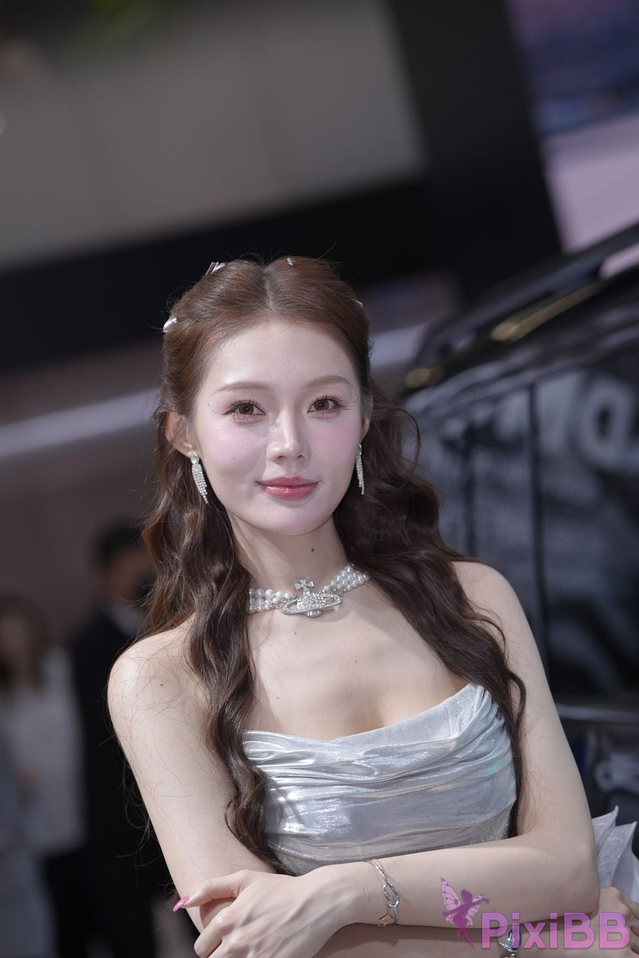 Featured Street Photography Works No.5990 Beautiful model at Fang Leopard booth PixiBB.COM 439