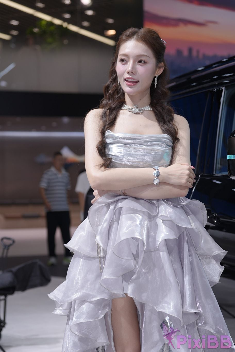 Featured Street Photography Works No.5990 Beautiful model at Fang Leopard booth PixiBB.COM 462