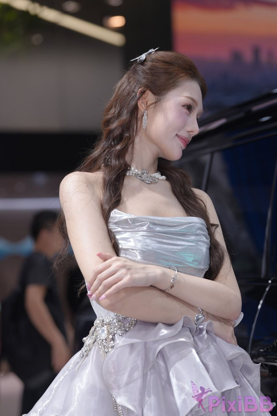 Featured Street Photography Works No.5990 Beautiful model at Fang Leopard booth PixiBB.COM 483