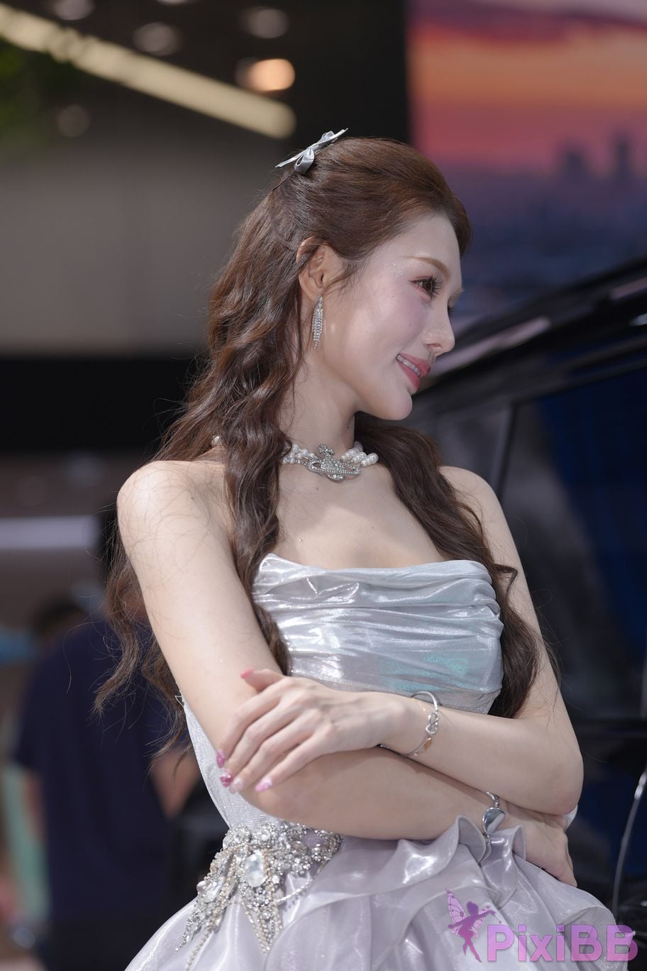 Featured Street Photography Works No.5990 Beautiful model at Fang Leopard booth PixiBB.COM 484