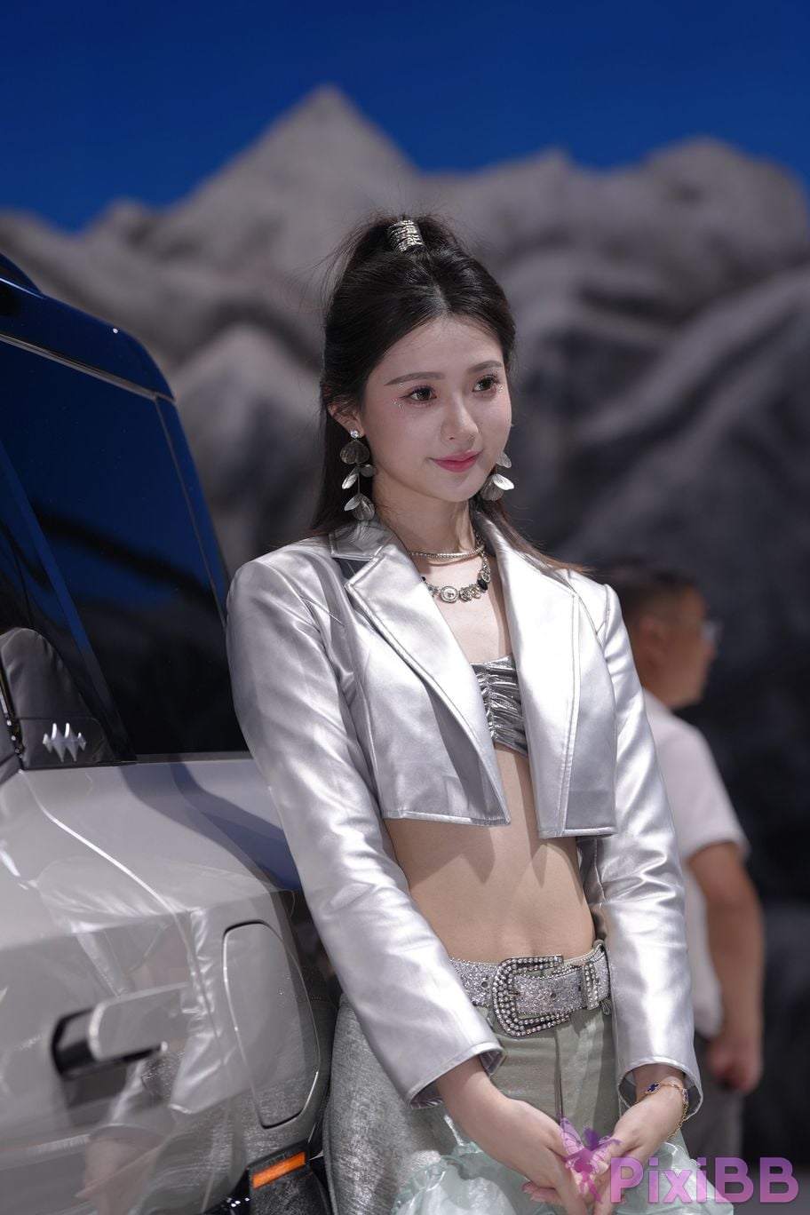 Featured Street Photography Works No.5990 Beautiful model at Fang Leopard booth PixiBB.COM 504