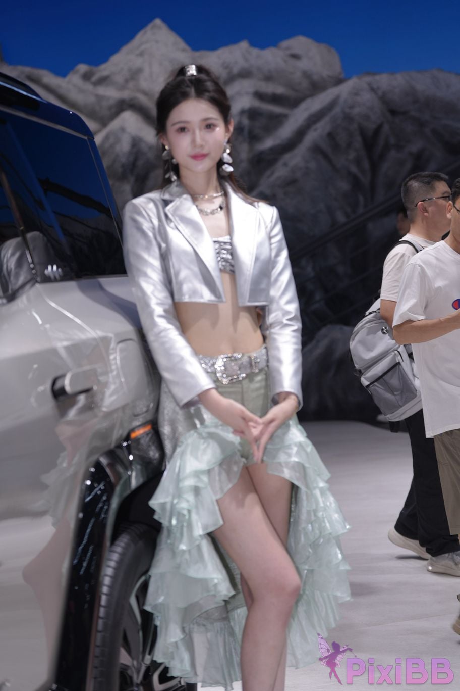 Featured Street Photography Works No.5990 Beautiful model at Fang Leopard booth PixiBB.COM 508