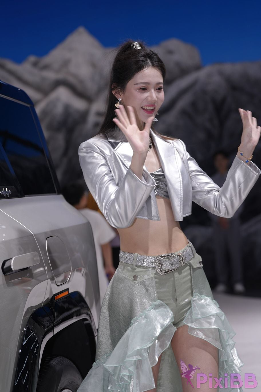 Featured Street Photography Works No.5990 Beautiful model at Fang Leopard booth PixiBB.COM 521