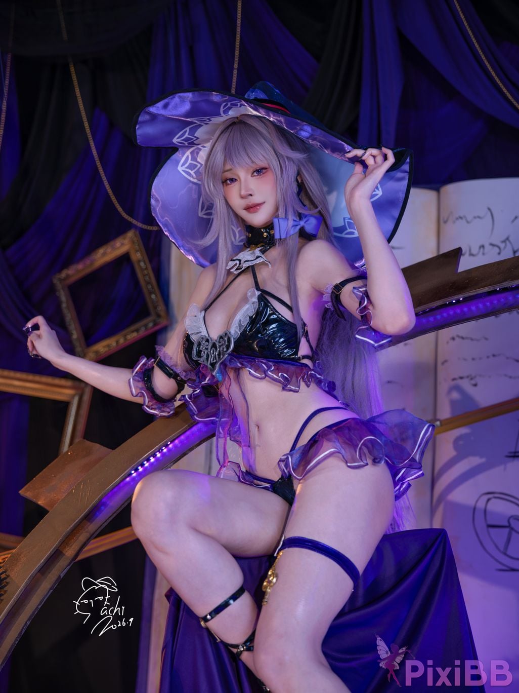 Cosplayer Machi Maggie Big black tower swimsuit The Herta PixiBB.COM 020