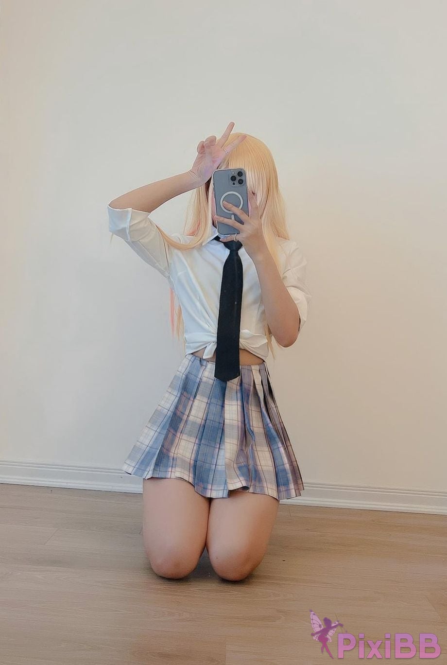 Coser KuukoW No.114 Marin Selfie PixiBB.COM 011